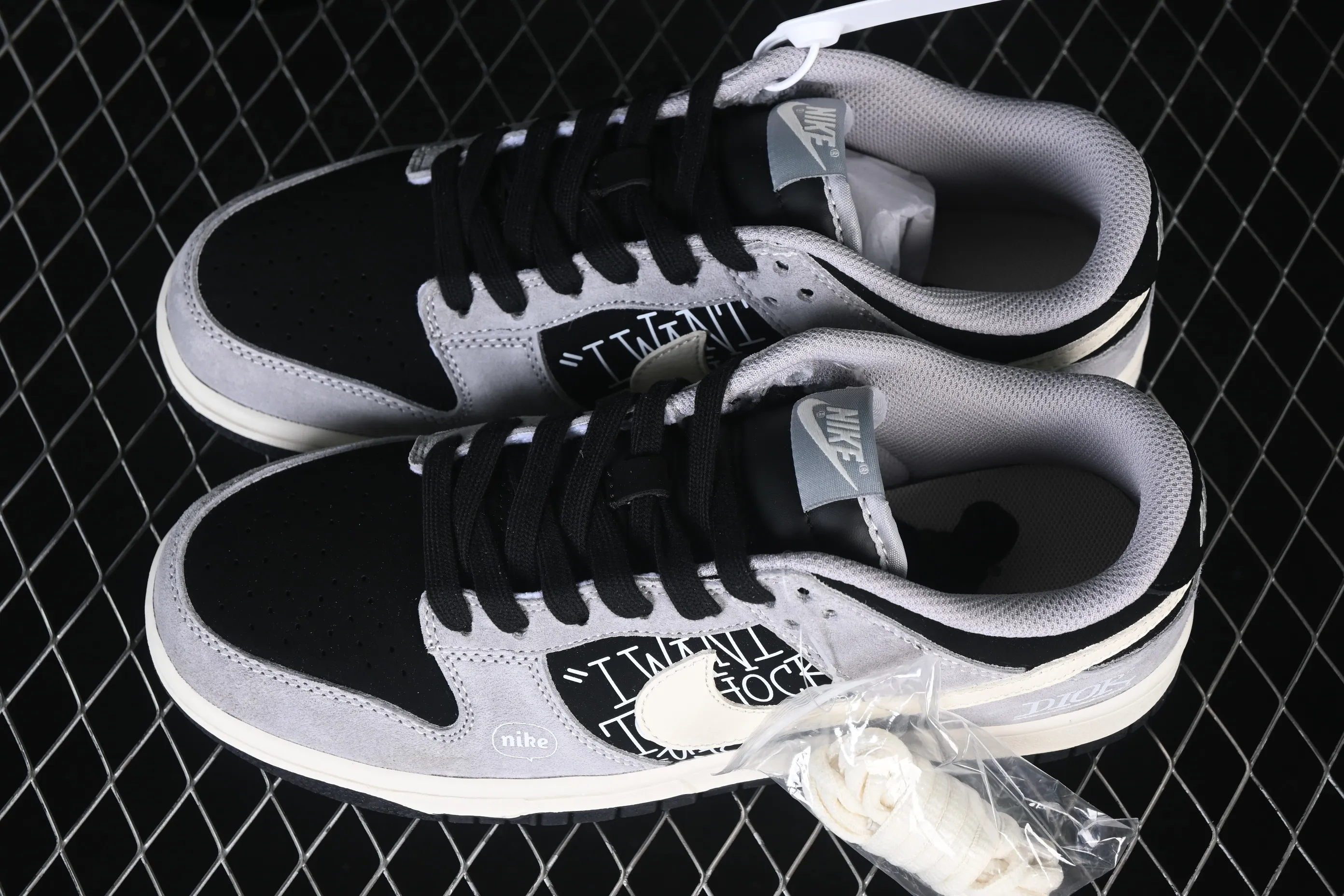 All categories Nk SB Dunk Series Nk SB Dunk Low High-end customized low-top sneakers Nike SB Dunk Low Dior co-branded beige black pig leather Anniversary high-end customized low-top casual sneakers DN3168-021